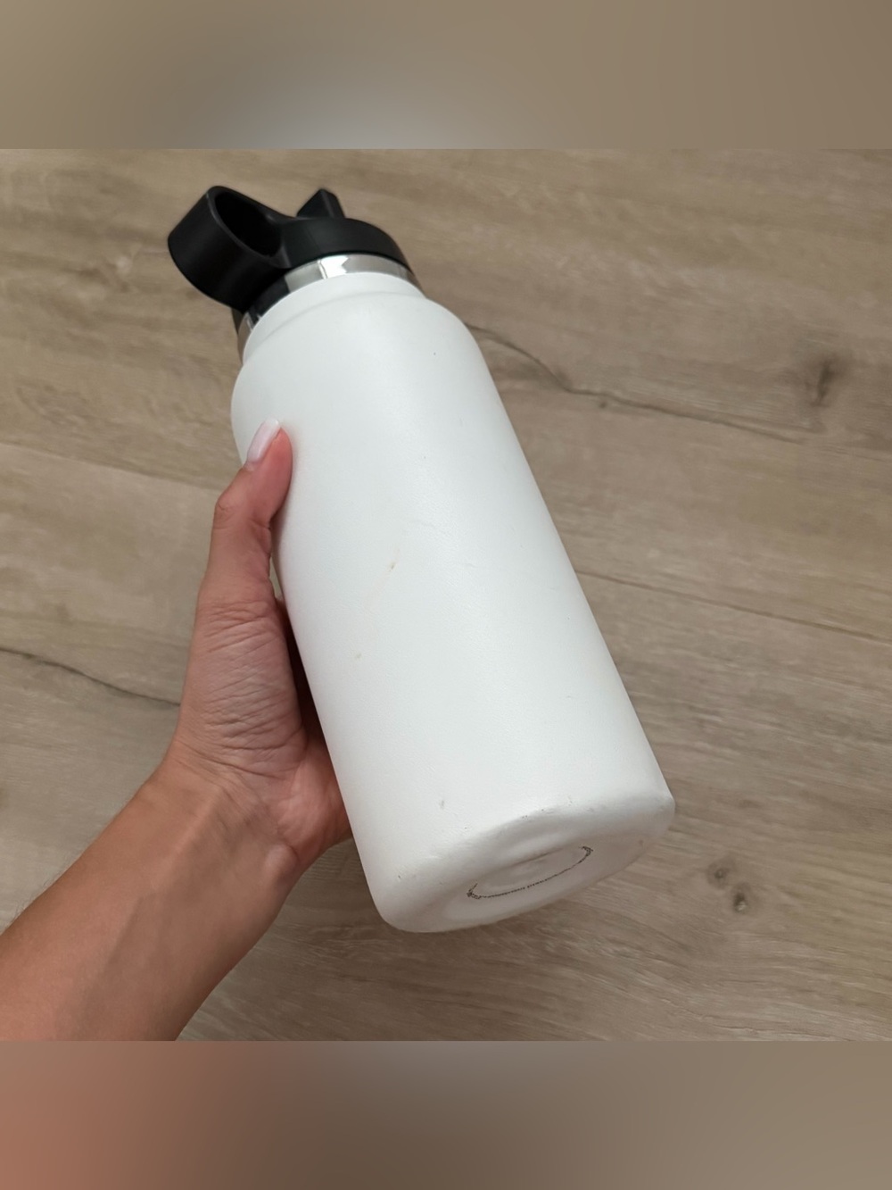 Hydro flask White Waterbottle - Picture 4 of 12